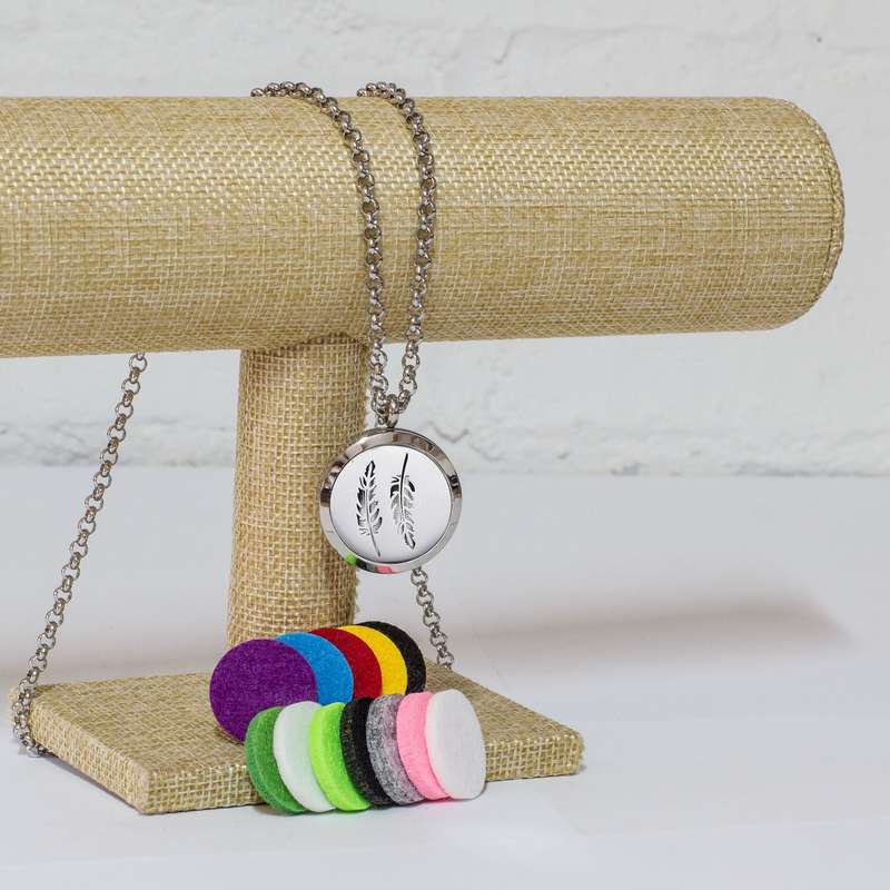 Feathers - Diffuser Necklace
