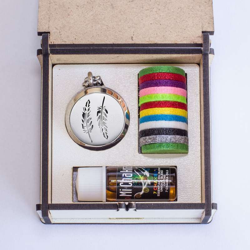 Feathers - Diffuser Necklace