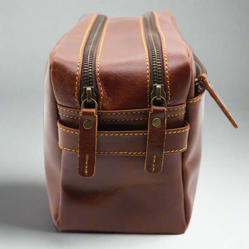 Double Zip LeatherToiletry Bag - Gift set