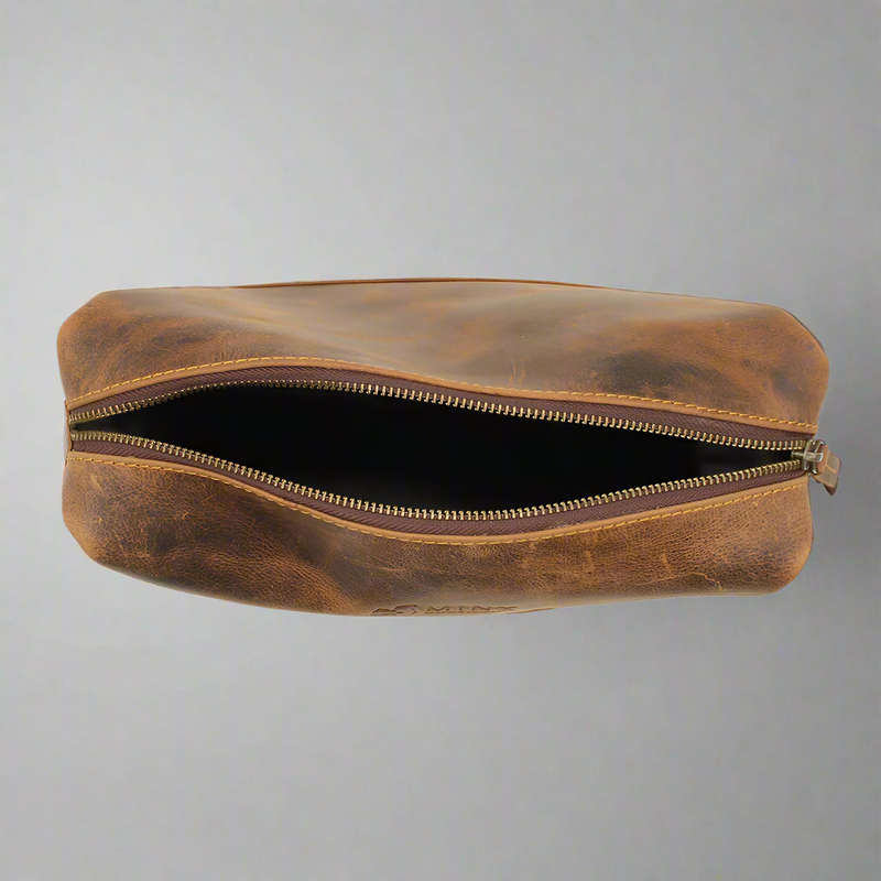 Single Zip Leather Toiletry Bag - Gift set