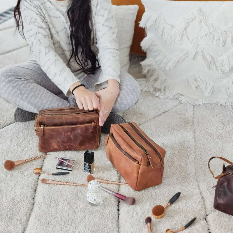 Double Zip LeatherToiletry Bag - Gift set