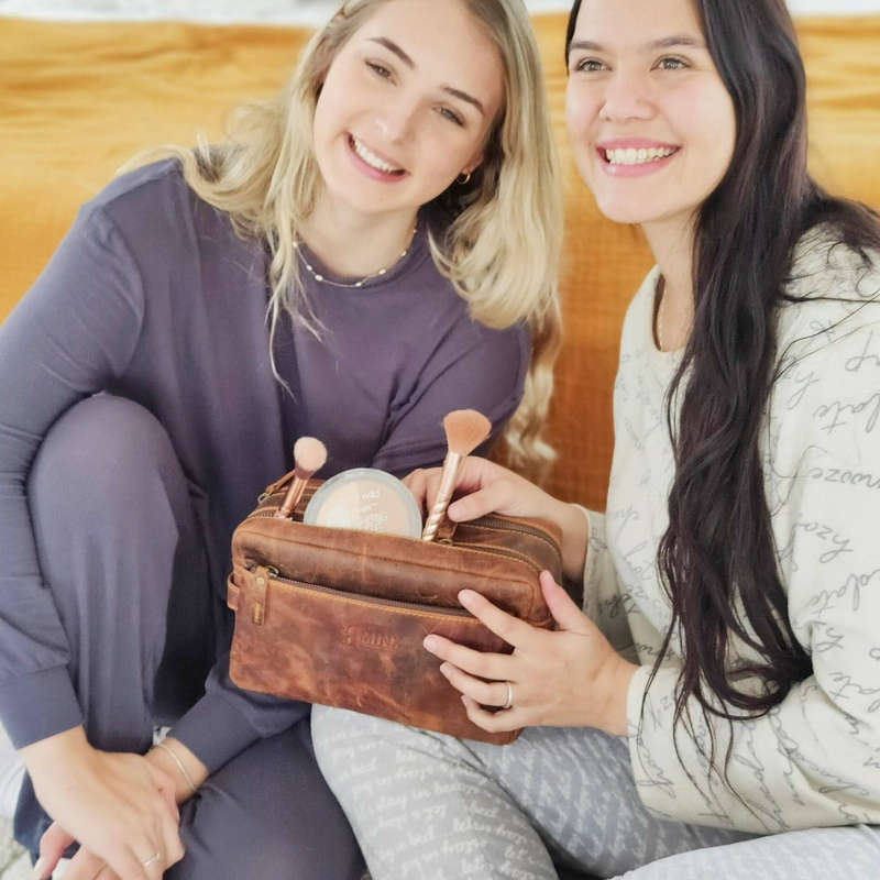 Double Zip LeatherToiletry Bag - Gift set