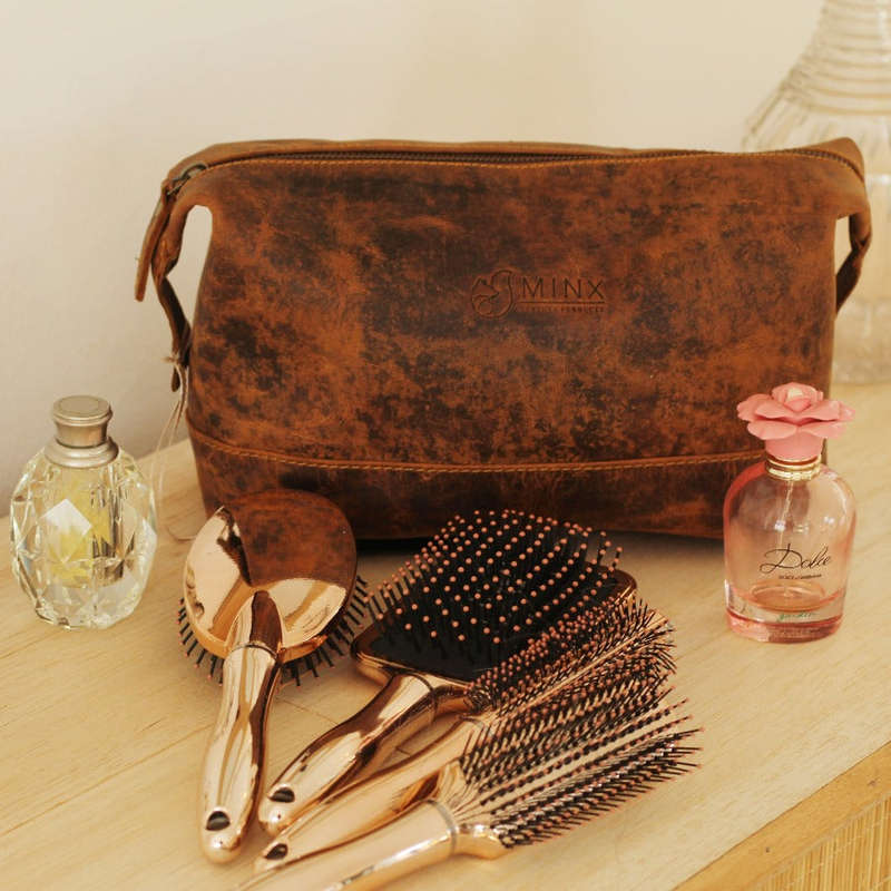 Single Zip Leather Toiletry Bag - Gift set