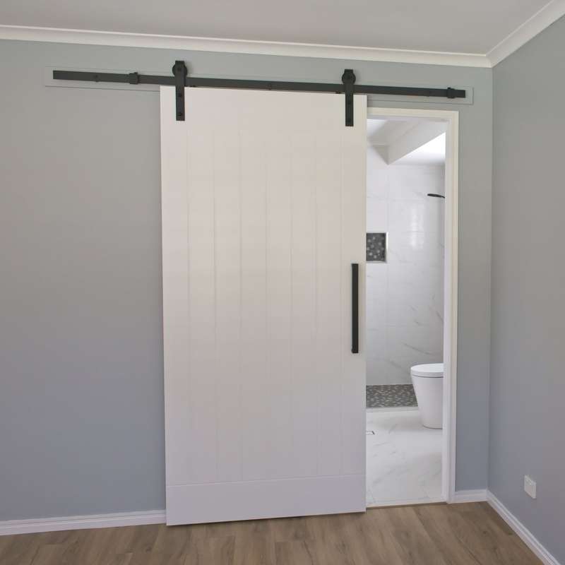 ROCO Single Barn Door Runner Complete Kit Black 2m