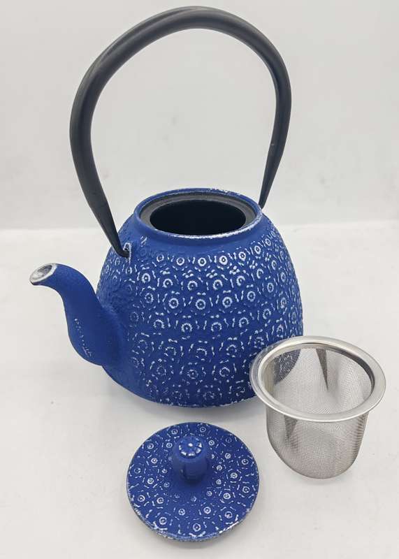 The Cildan Tea Merchant Cast Iron Teapots 600ml