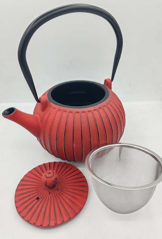 The Cildan Tea Merchant Cast Iron Teapots 1200ml