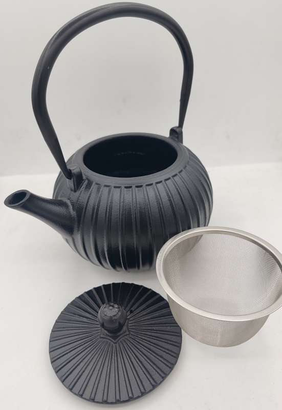 The Cildan Tea Merchant Cast Iron Teapots 1200ml