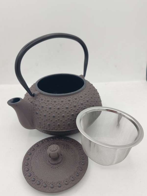 The Cildan Tea Merchant Cast Iron Teapots 600ml