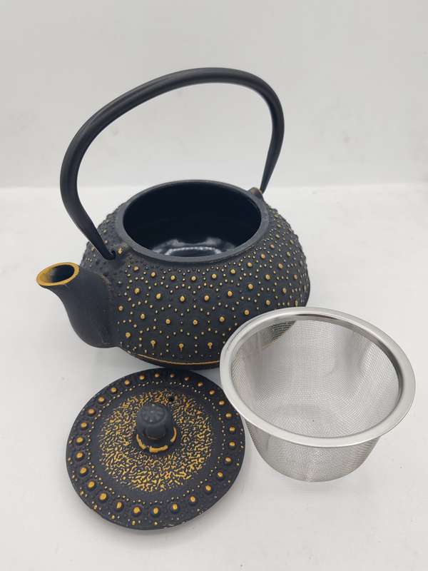 The Cildan Tea Merchant Cast Iron Teapots 600ml
