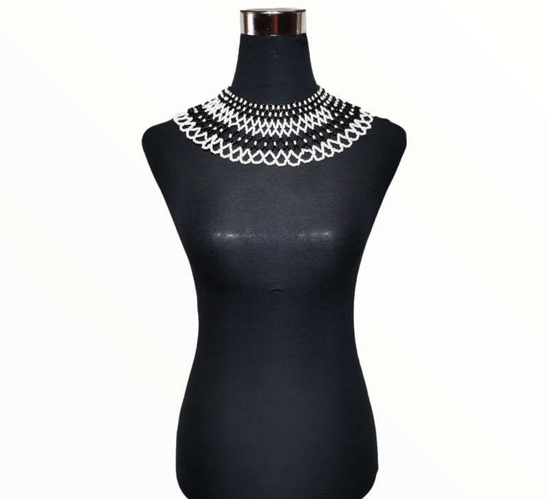 Xhosa Necklace Medium Black/White
