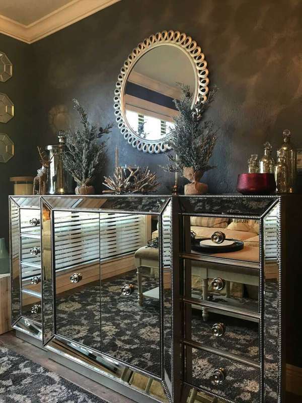 Moderna Eight Drawer Two Door Mirrored Sideboard