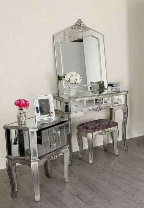 Victorian Three Drawer Dressing Table Set