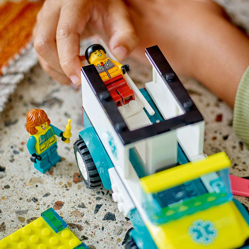 LEGO® 60403 City Great Vehicles - Emergency Ambulance And Snowboarder