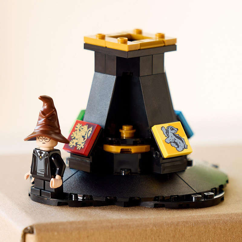 LEGO® 76429 Harry Potter - Talking Sorting Hat