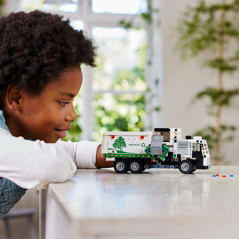 LEGO® 42167 Technic - Mack® Lr Electric Garbage Truck