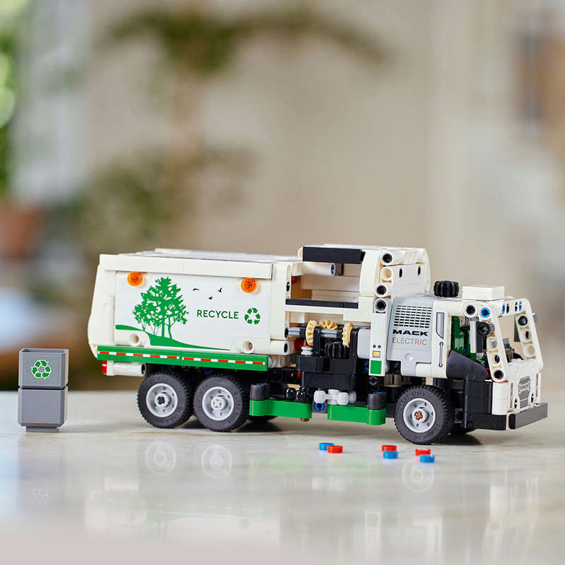 LEGO® 42167 Technic - Mack® Lr Electric Garbage Truck