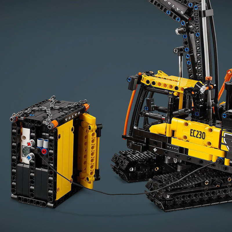 LEGO 42175 - Technic Volvo Fmx Truck & Ec230 Electric Excavat