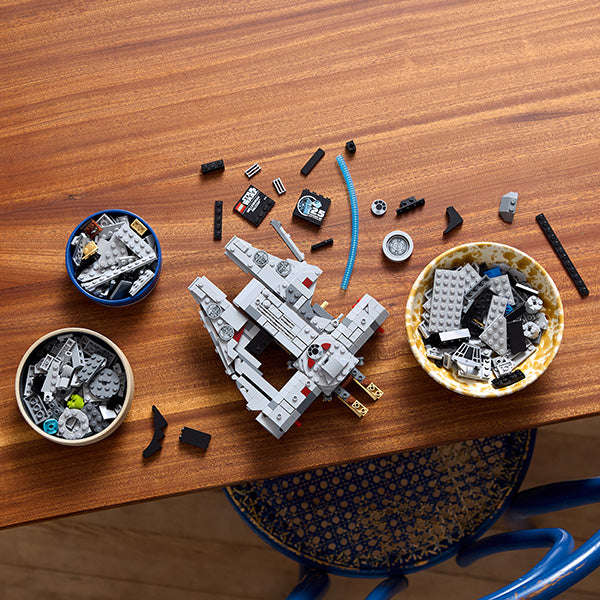 LEGO® 75375 Star Wars - Millennium Falcon V29