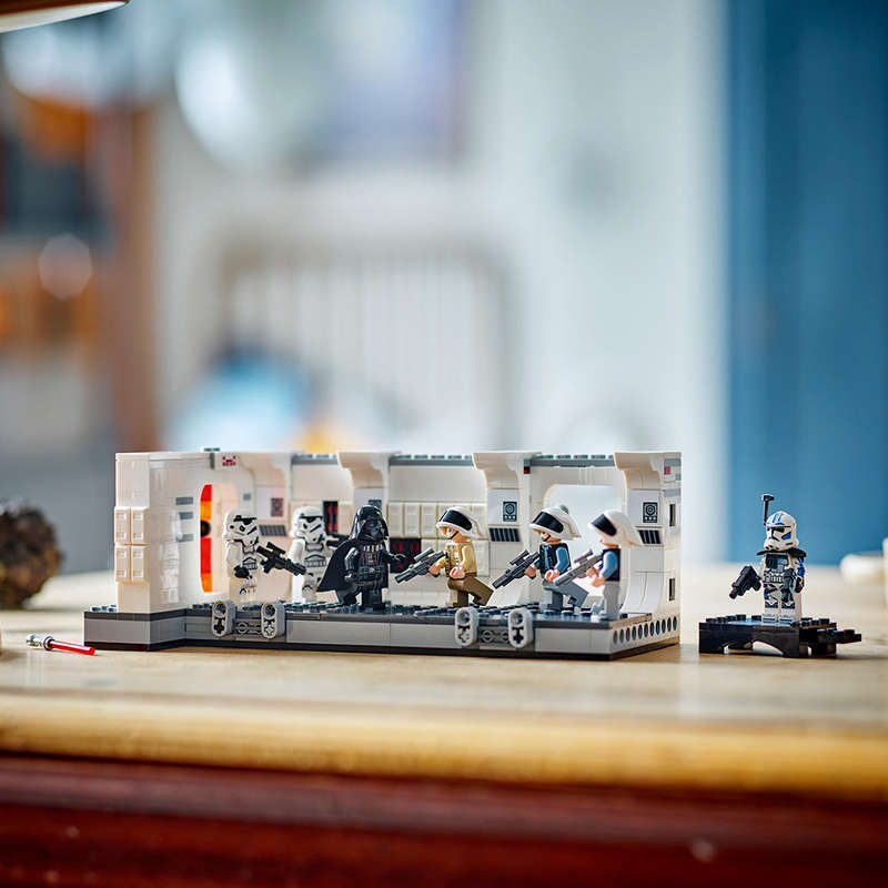 LEGO® 75387 Star Wars - Boarding The Tantive Iv V29