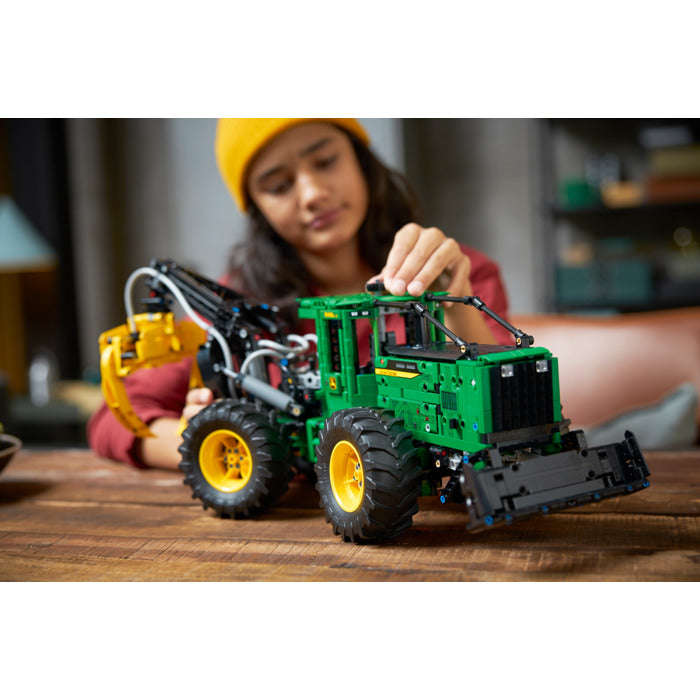 LEGO® 42157 - Technic John Deere 948L-II Skidder