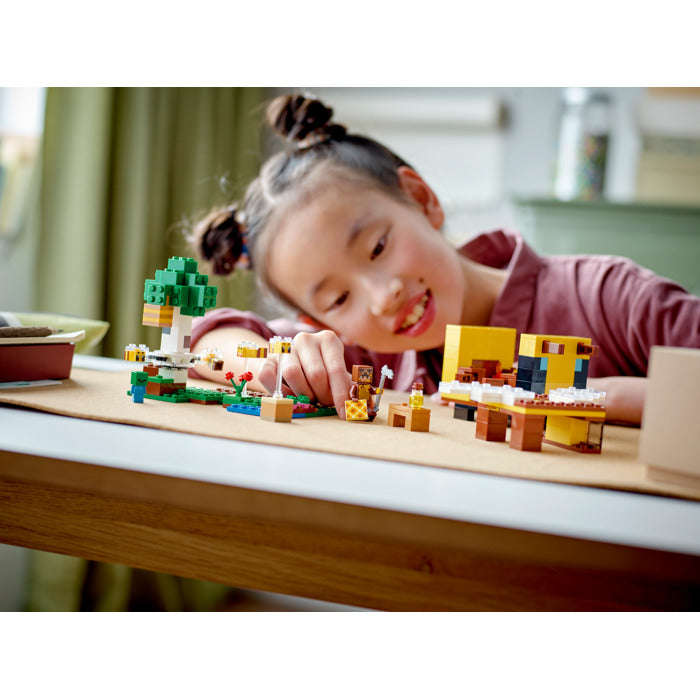 LEGO® 21241 - Minecraft® The Bee Cottage