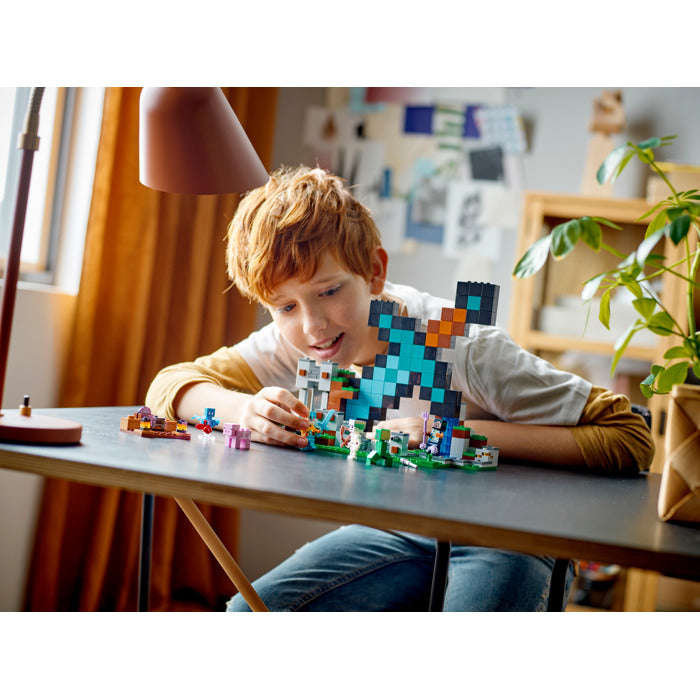 LEGO® 21244 - Minecraft® The Sword Outpost