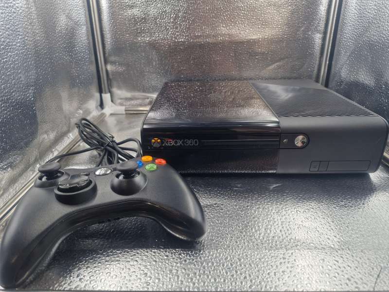 Xbox 360 E 4GB Console + Controller (NEW OEM Brown Packaged)