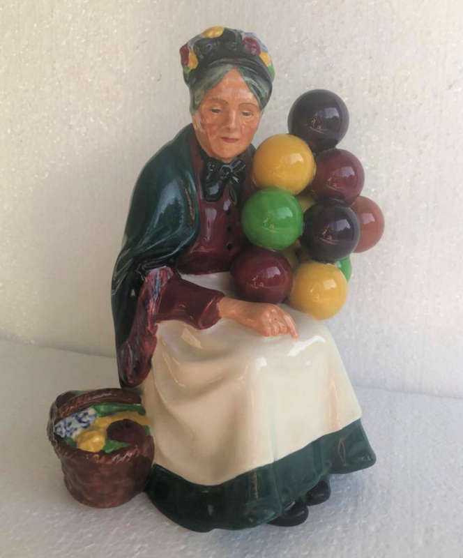 Royal Doulton - Figurine (Old Balloon Seller)