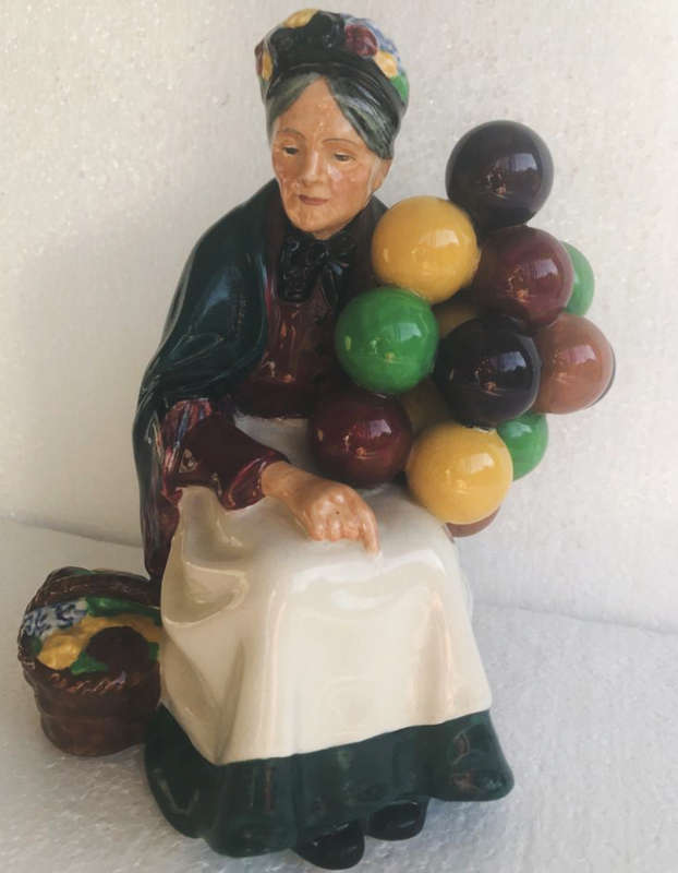 Royal Doulton - Figurine (Old Balloon Seller)