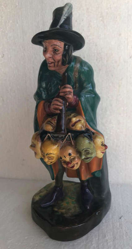Royal Doulton - Figurine (The Mask Seller)
