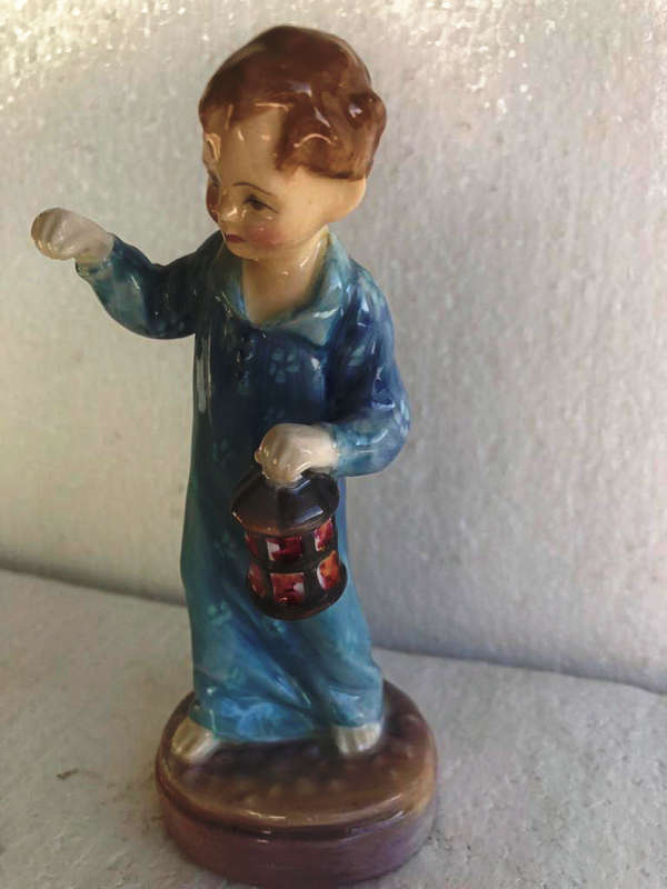 Royal Doulton - Figurine (Wee Willie Winkie)