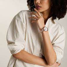 Fossil Metallic Analog Quartz Woman's Watch with Stainless Steel Strap | ES5394