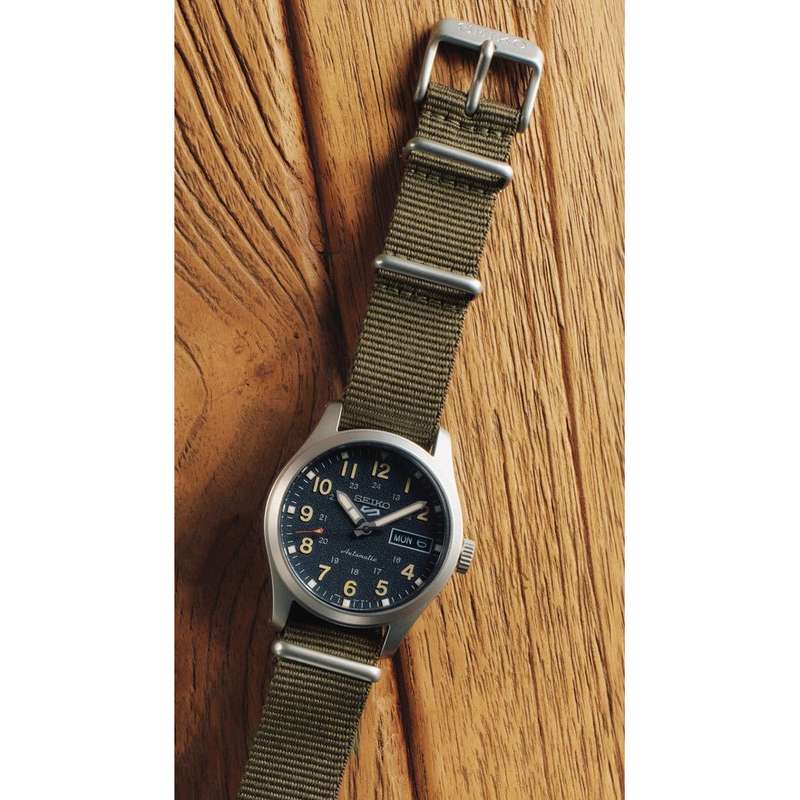 Seiko 5 Sports Men's Field Watch | SRPJ85K1