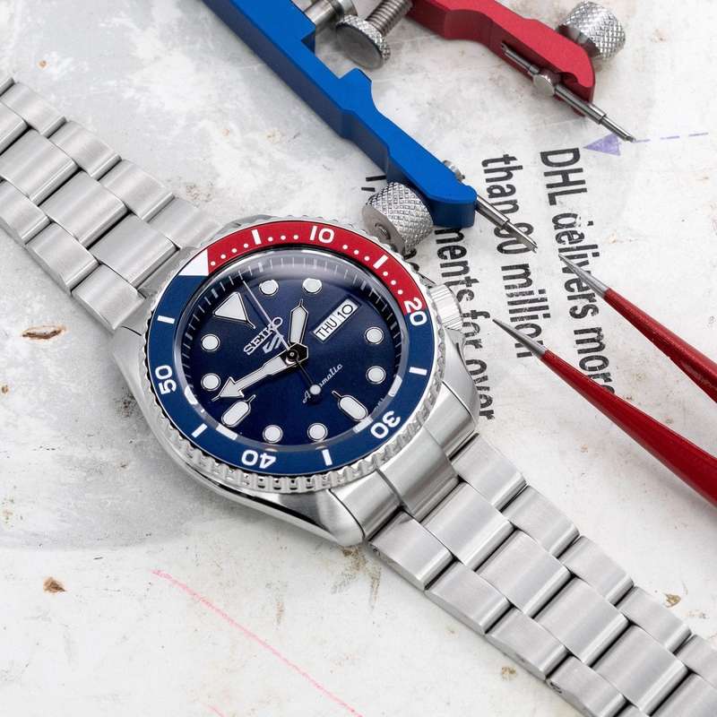 Seiko 5 Sport Automatic 100M Men's Watch | SRPD53K1