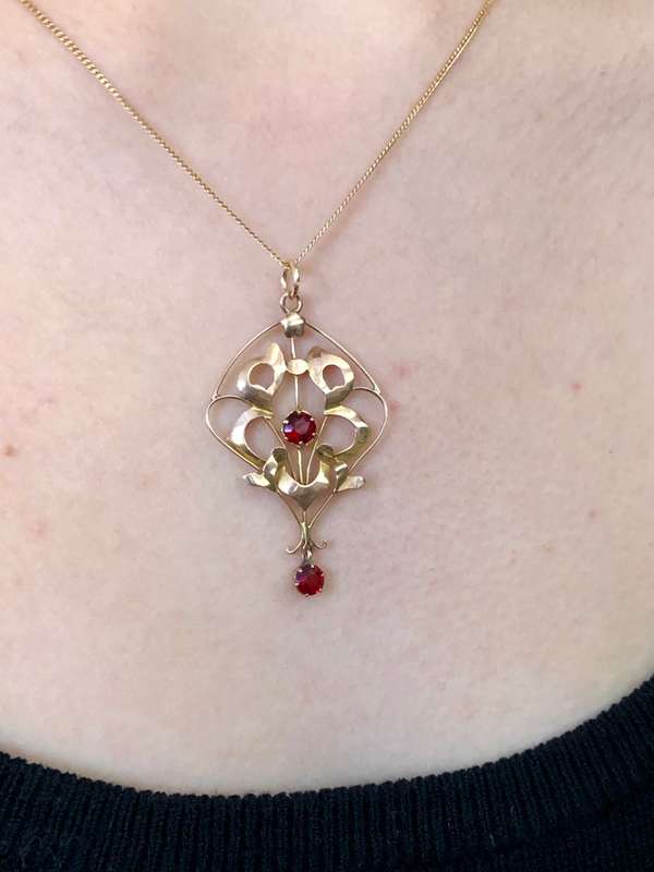 Antique Art Nouveau Rose Gold Lavalier