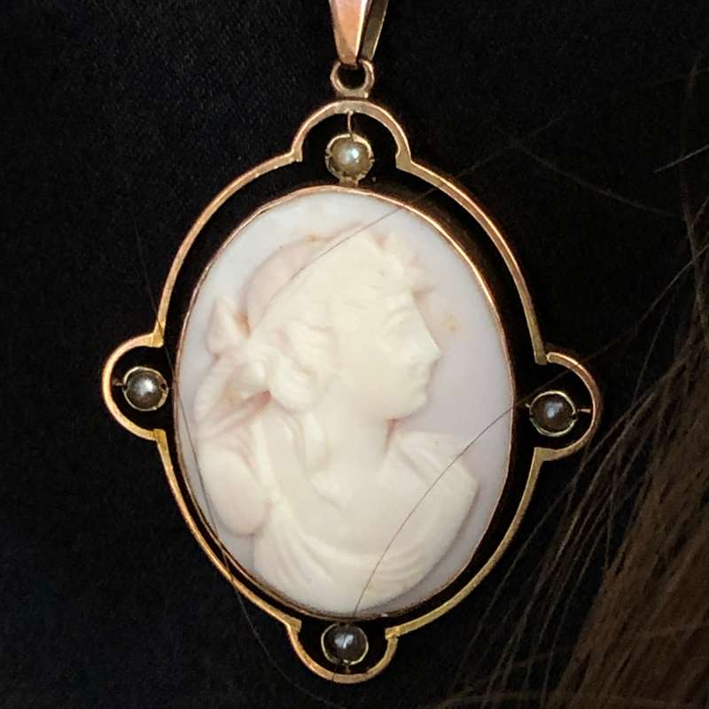 Antique Edwardian Rose Gold Cameo Pendant