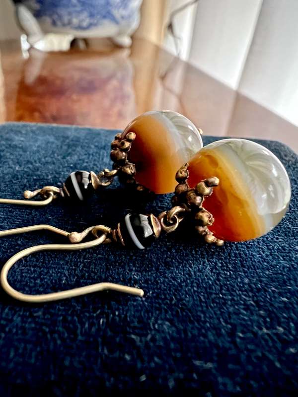 Victorian 18ct Gold Banded Agate Sardonyx Earrings