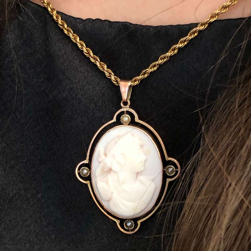 Antique Edwardian Rose Gold Cameo Pendant