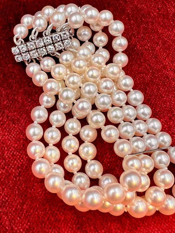 18ct Pearl and Diamond Bracelet