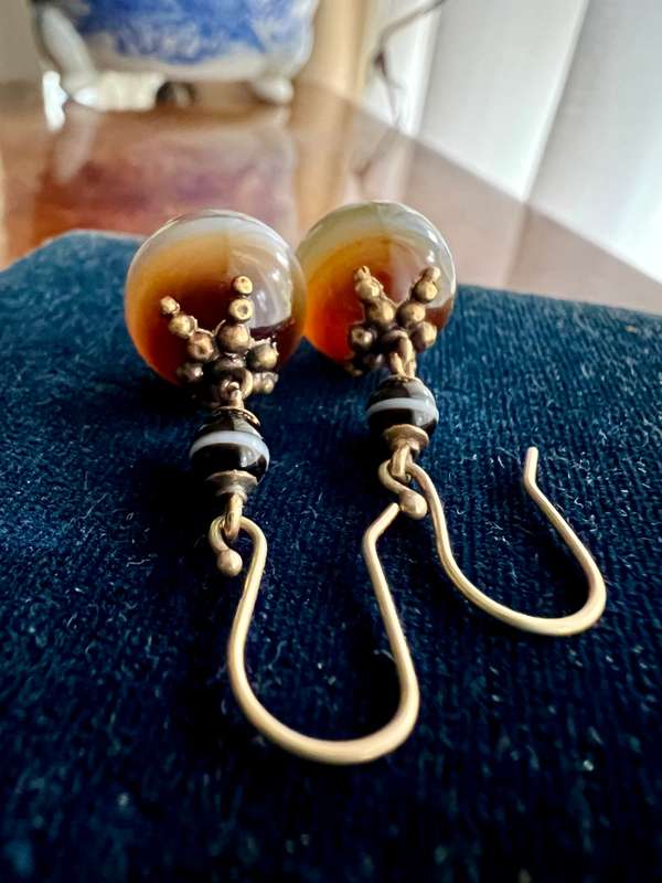Victorian 18ct Gold Banded Agate Sardonyx Earrings
