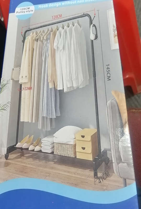 CLOTHES HANGER