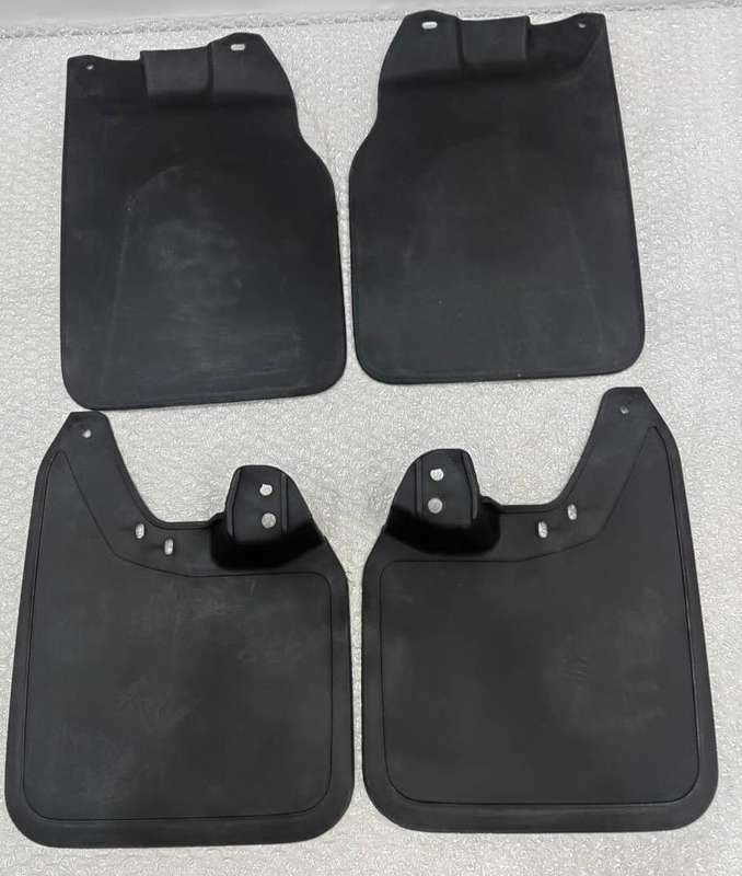 Toyota Hilux YN135 4pc Mud Flaps Set 1998-2002