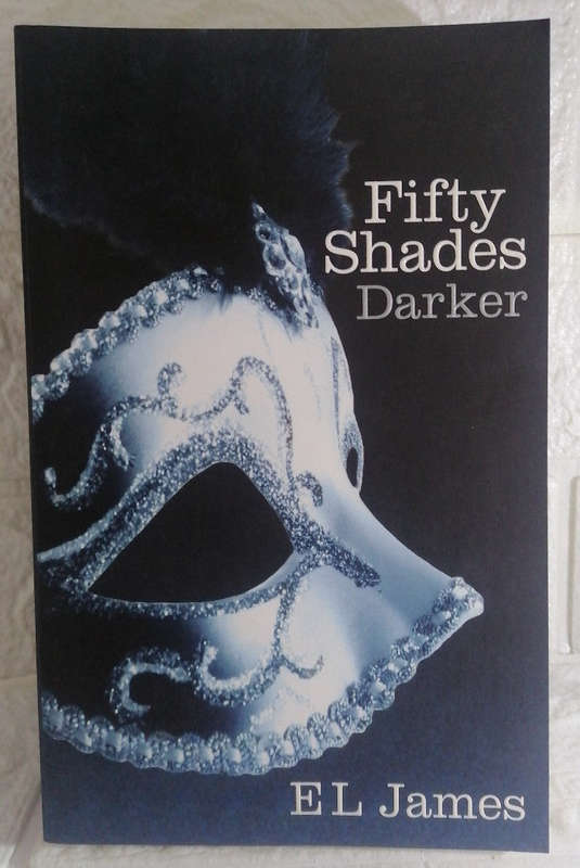 Fifty Shades Darker (Fifty Shades, #2) (E.L. James)