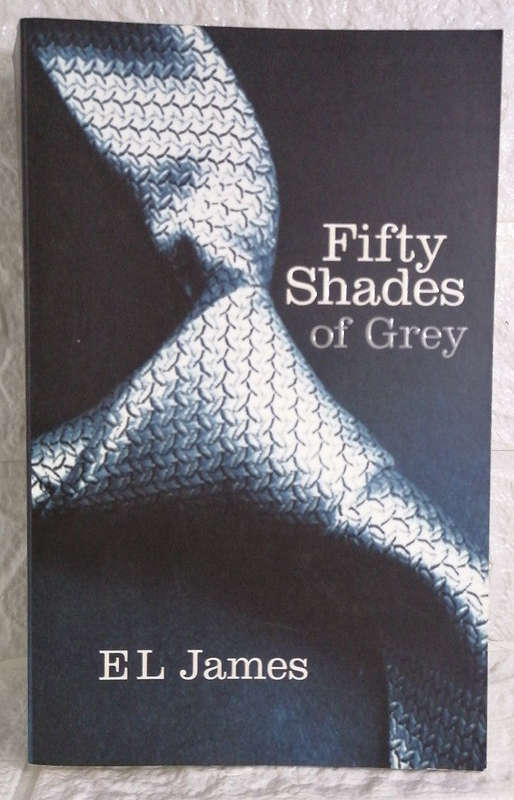 Fifty Shades of Grey (Fifty Shades, #1) (E.L. James)