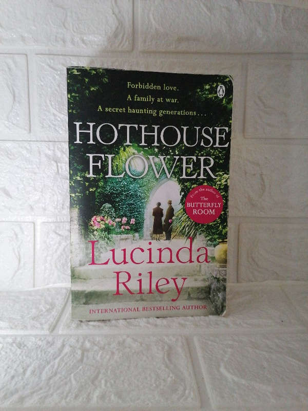 Hothouse Flower (Lucinda Riley )