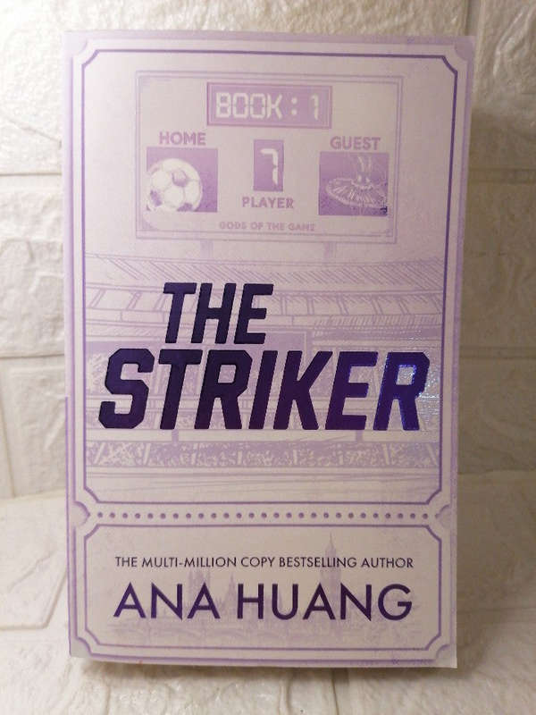 The Striker (Gods of the Game, #1) (Ana Huang)