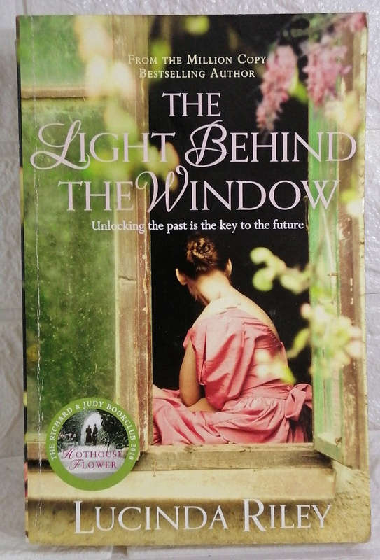 The Light Behind the Window (Lucinda Riley)