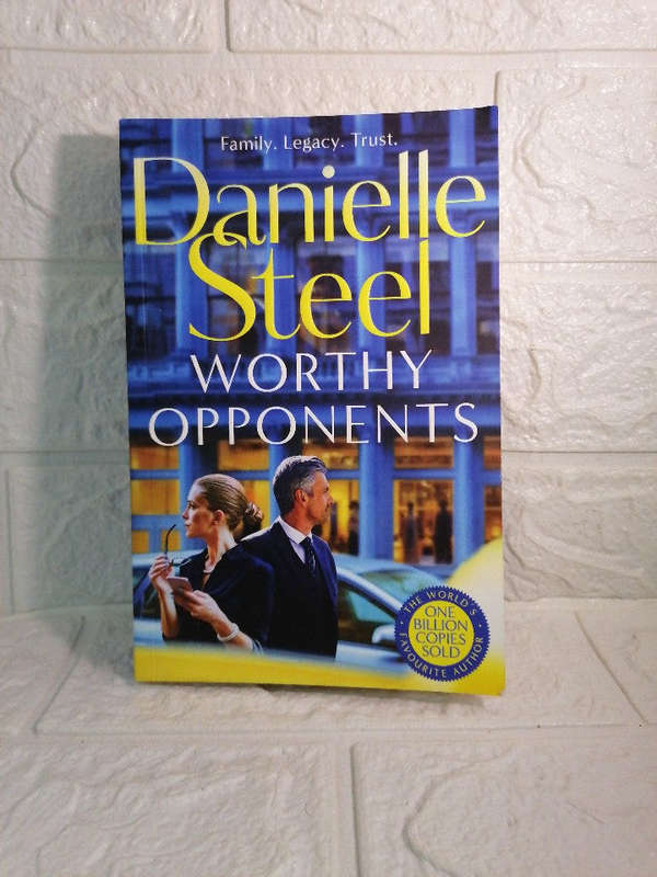 Worthy Opponents (Danielle Steel )