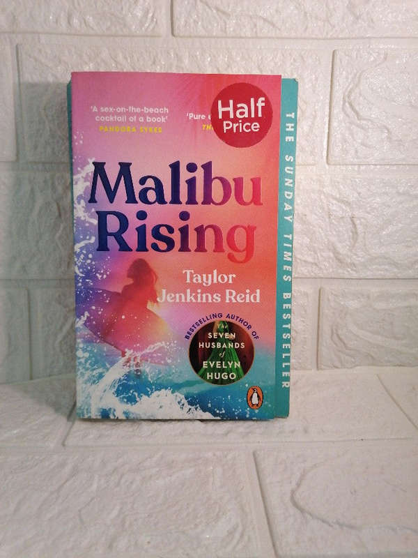 Malibu Rising (Taylor Jenkins Reid )