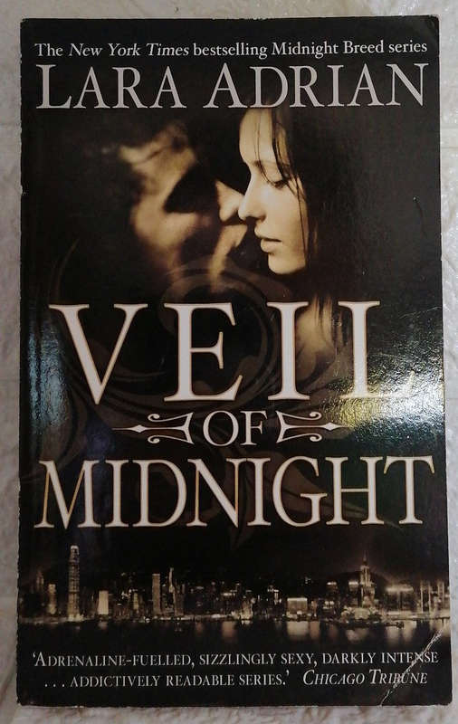 Veil of Midnight (Midnight Breed, #5) (Lara Adrian)